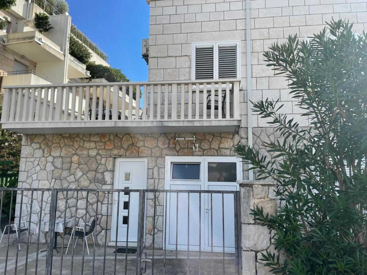 Aida Apartments And Rooms For Couples And Families Free Parking Dubrovnik Eksteriør billede